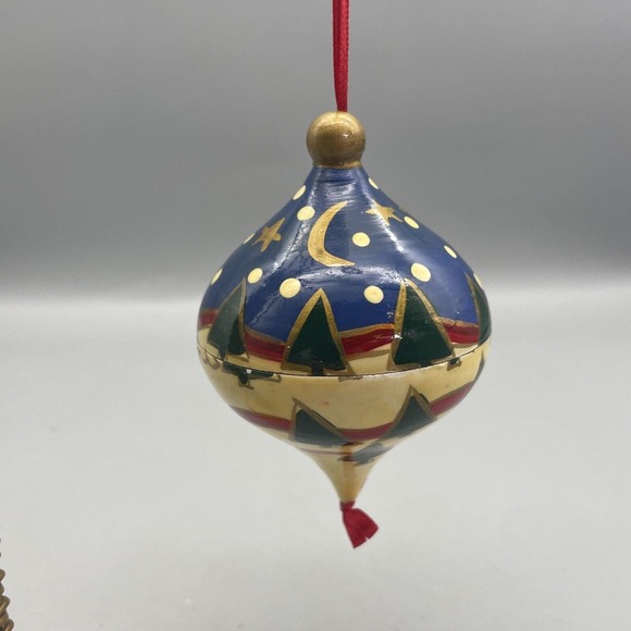 Wooden Nesting Ornament - Picture 2 of 6